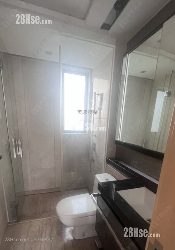 Riva Sell 4 Bedrooms , 3 Bathrooms 897 ft²