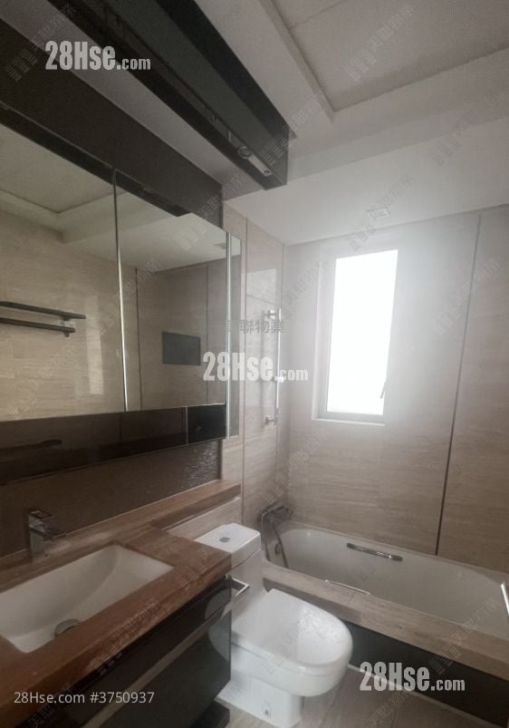 Riva Sell 4 Bedrooms , 3 Bathrooms 897 ft²