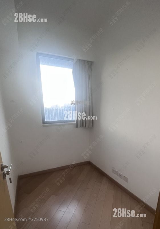 Riva Sell 4 Bedrooms , 3 Bathrooms 897 ft²