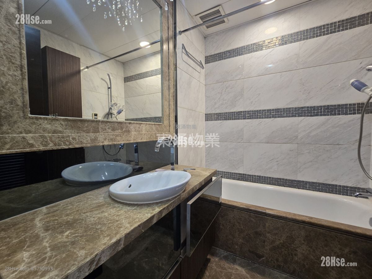 海珀名邸 租盘 5+ 房 , 5+ 浴室 2,355 平方尺