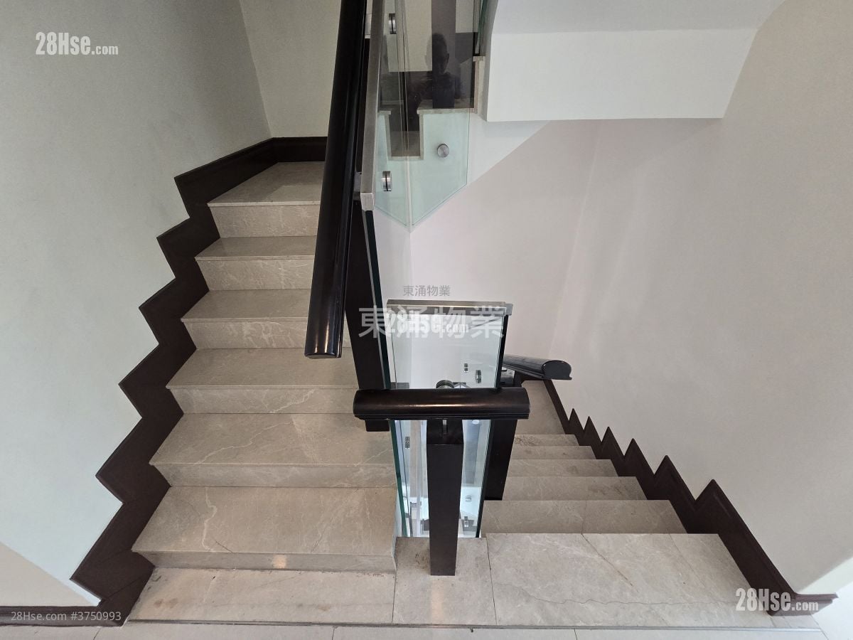 海珀名邸 租盘 5+ 房 , 5+ 浴室 2,355 平方尺