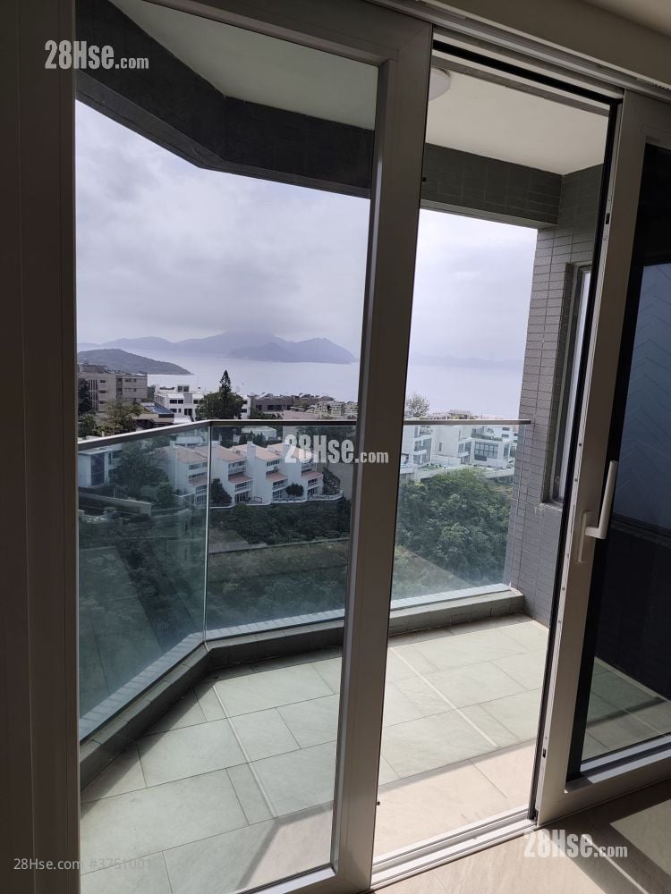 Grand Garden Rental 3 Bedrooms , 2 Bathrooms 1,358 ft²