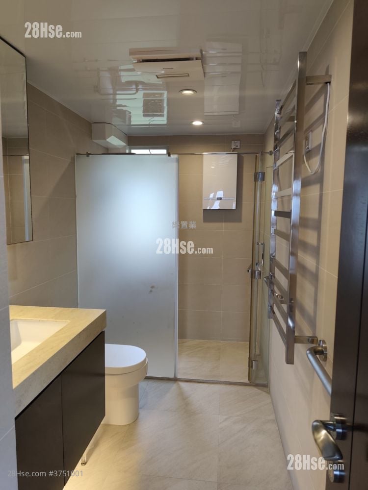 Grand Garden Rental 3 Bedrooms , 2 Bathrooms 1,358 ft²