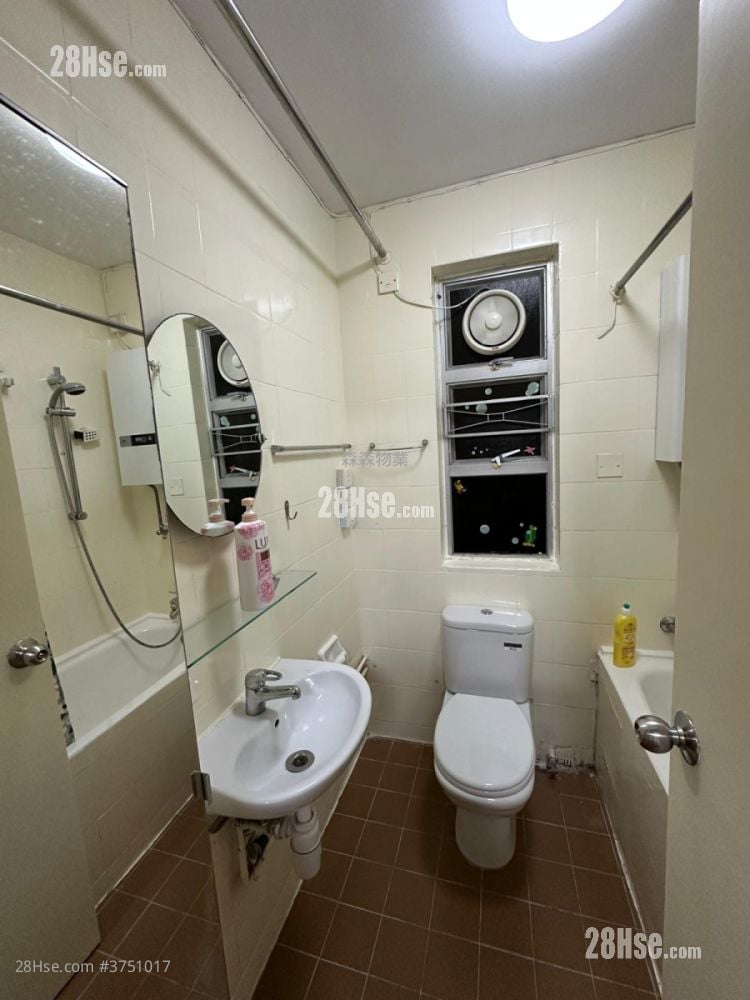 Hoi Kwong Court Sell 1 Bedroom , 1 Bathroom 421 ft²