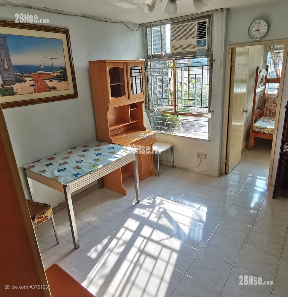 翠林邨 售盘 2 房 381 平方尺