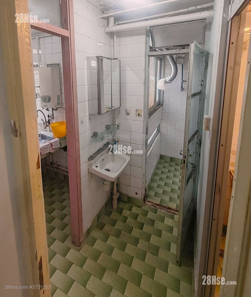 翠林邨 售盘 2 房 381 平方尺