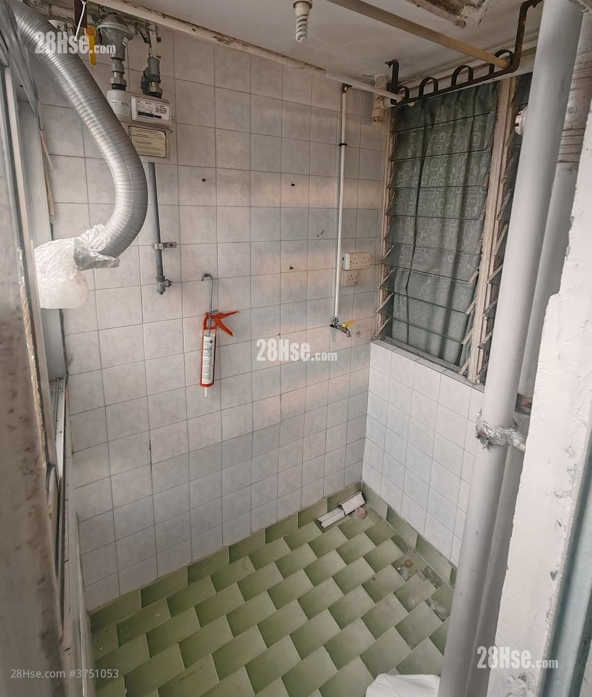 翠林邨 售盘 2 房 381 平方尺