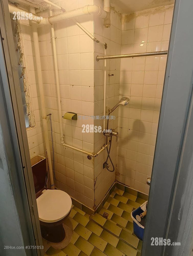 翠林邨 售盘 2 房 381 平方尺