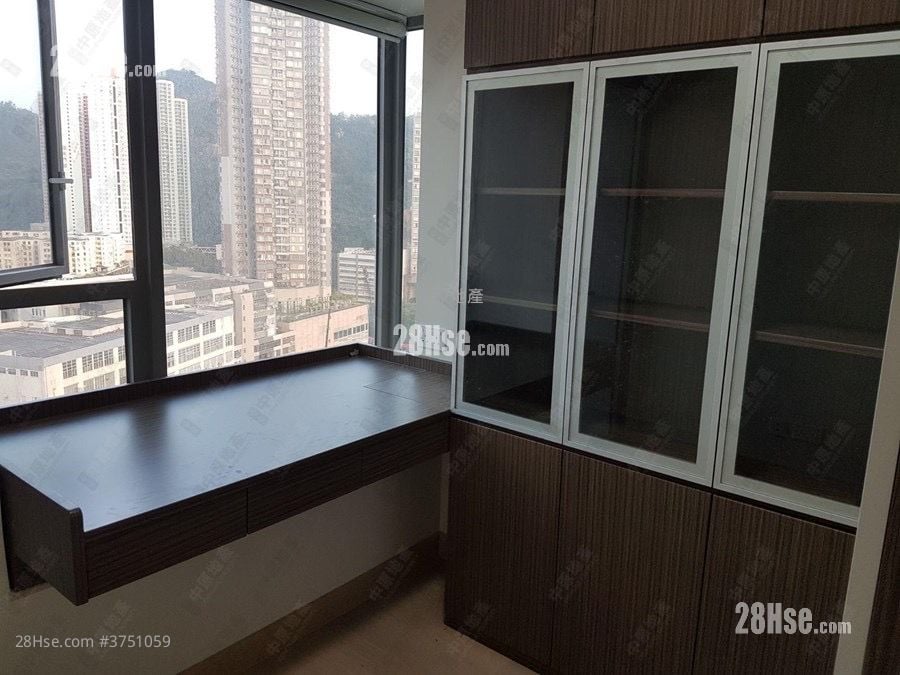 Peninsula East 售盤 4 房 , 3 浴室 999 平方呎