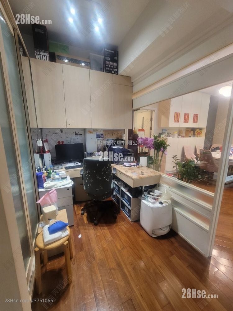 承峰 售盤 3 房 1,129 平方呎