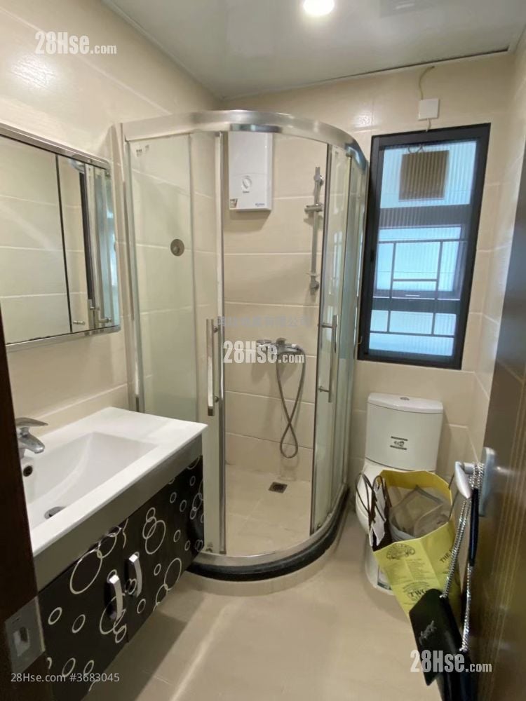 村屋 租盘 3 房 , 2 浴室