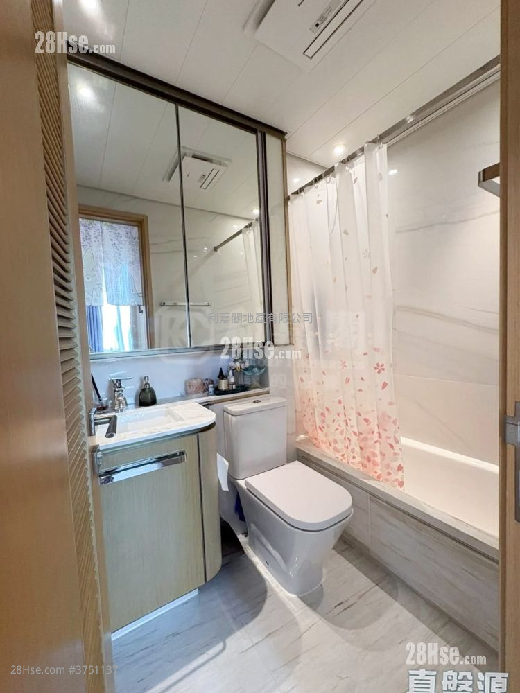 Grand Marini Sell 2 Bedrooms , 1 Bathroom 478 ft²