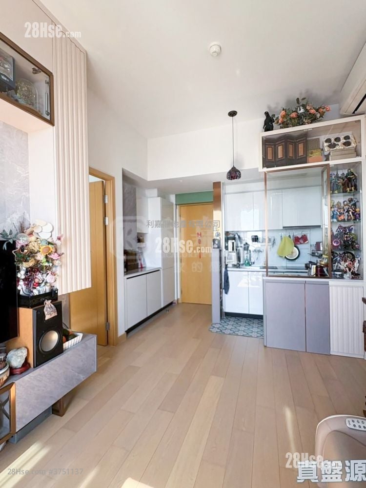 Grand Marini Sell 2 Bedrooms , 1 Bathroom 478 ft²