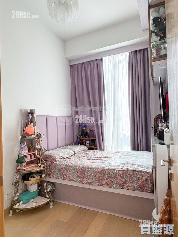 Grand Marini Sell 2 Bedrooms , 1 Bathroom 478 ft²