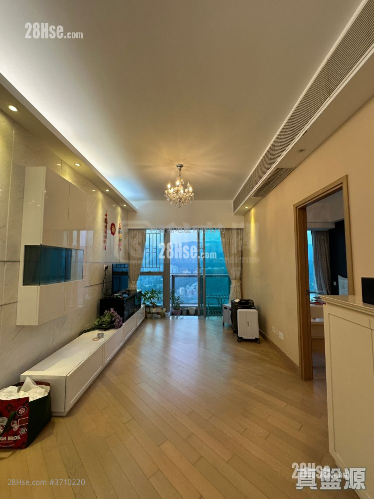 溱岸8號 售盤 3 房 825 平方呎