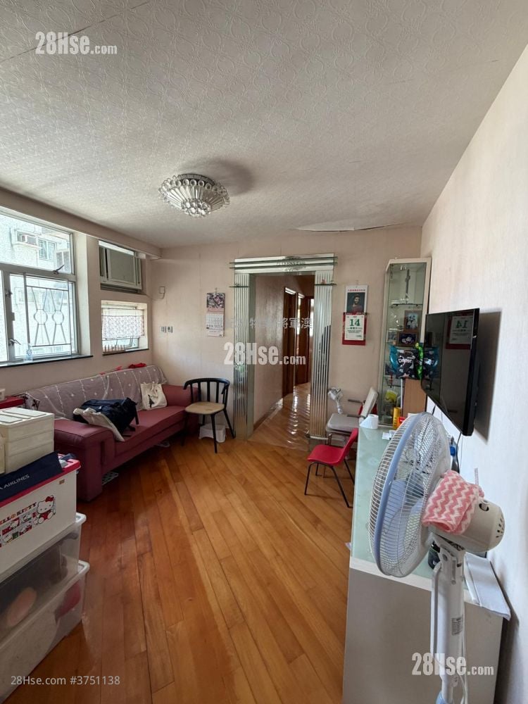 Beverly Garden Sell 592 ft²