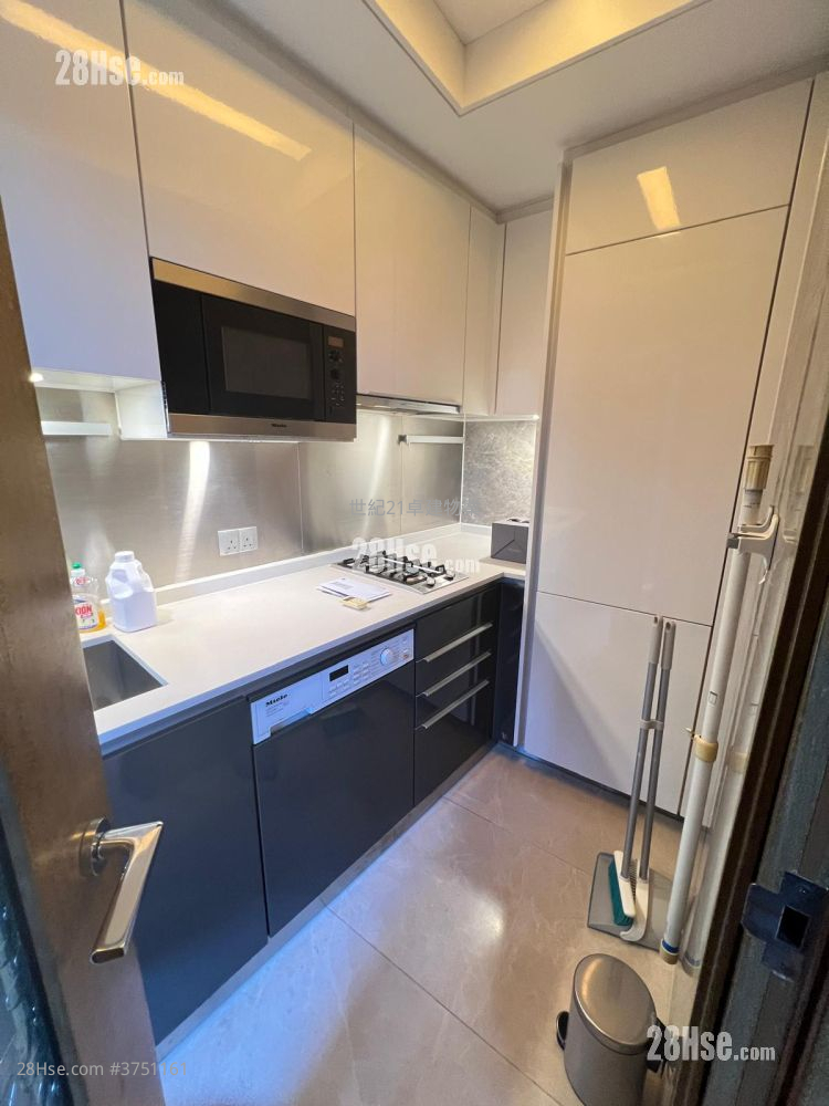 The Austin Sell 1 Bedroom , 1 Bathroom 378 ft²