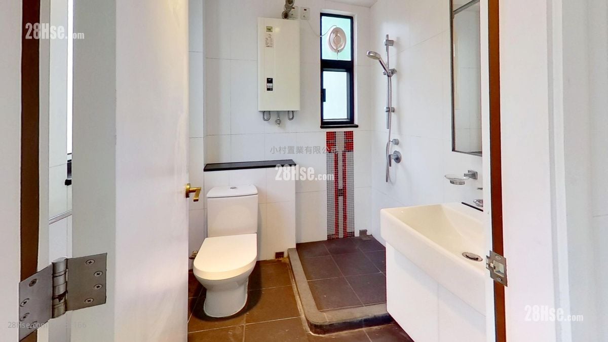 浴室: 晴峰居 租盤 2 房 , 1 浴室 565 平方呎