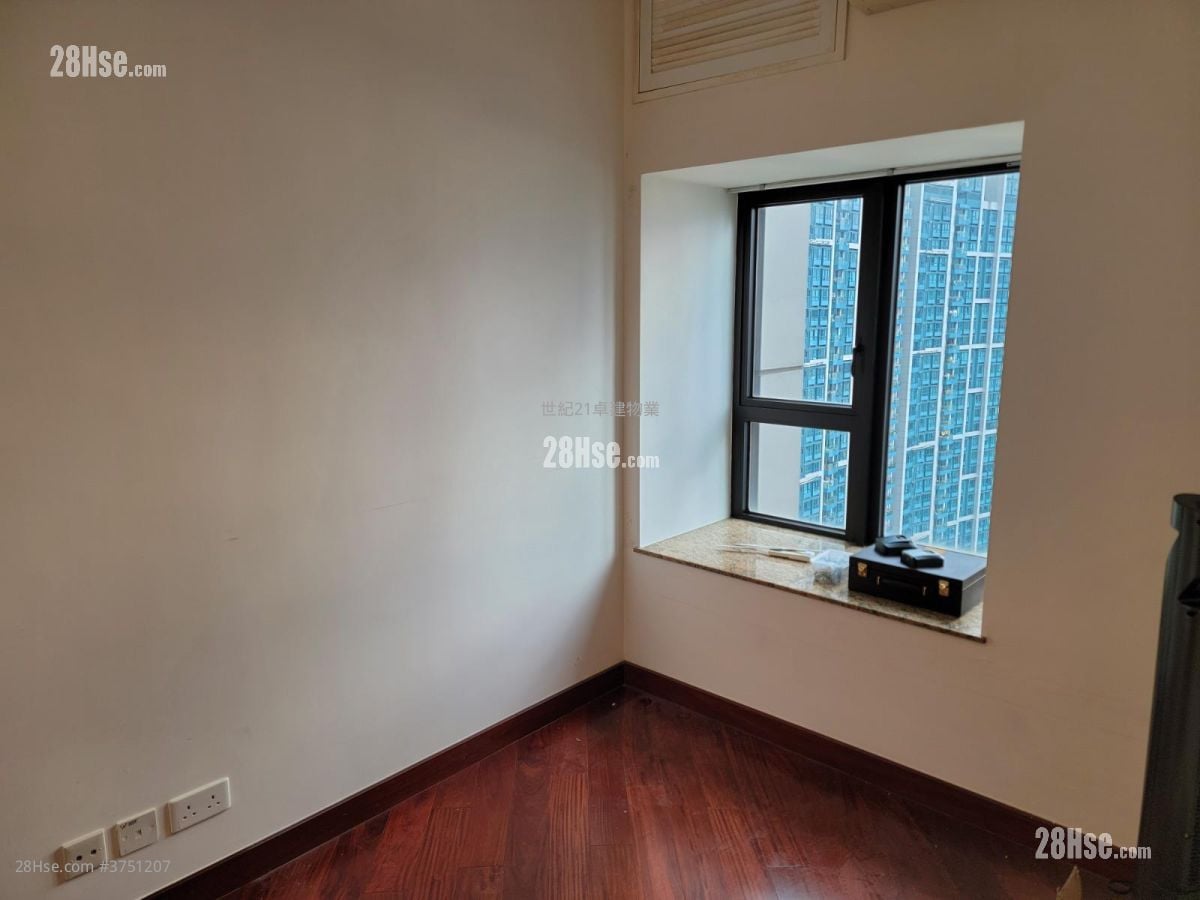 The Arch Sell 1 Bedroom , 1 Bathroom 420 ft²