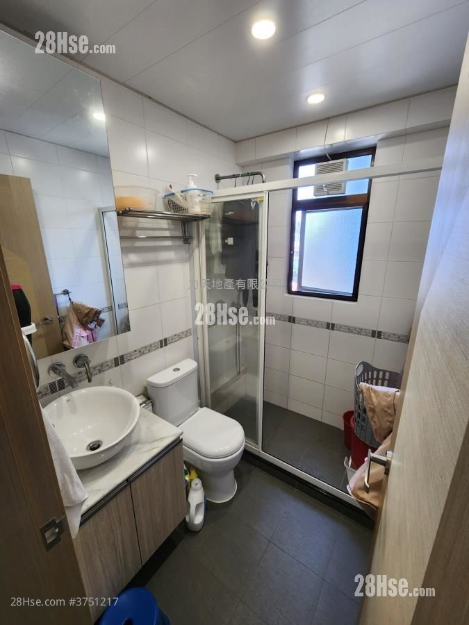 富豪花園 售盤 3 房 , 2 浴室 831 平方呎