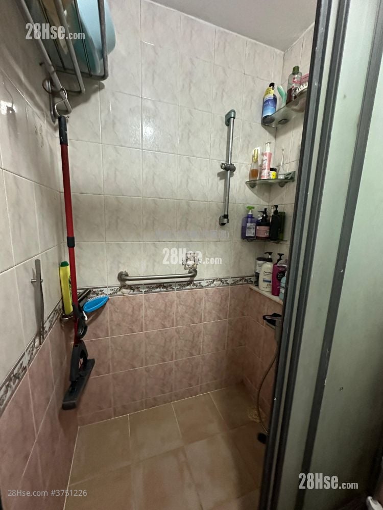 Kwong Ming Court Sell 601 ft²