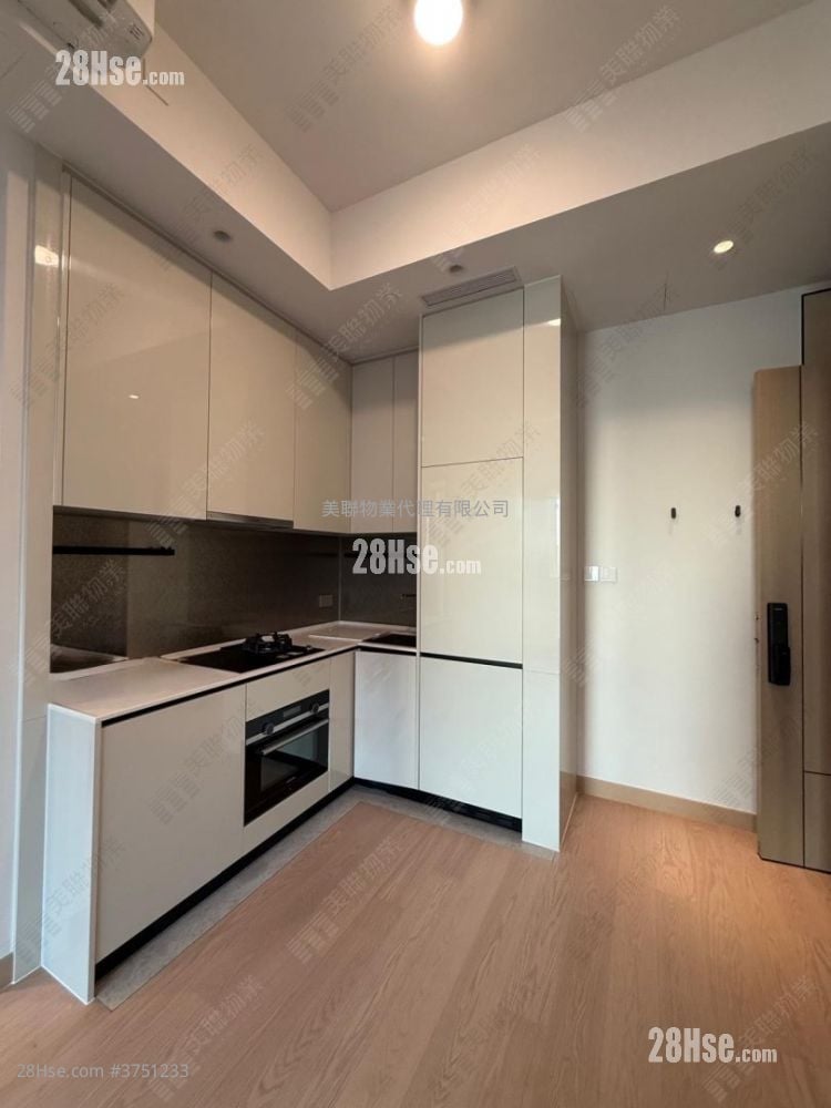 Seasons Place 售盘 2 房 447 平方尺