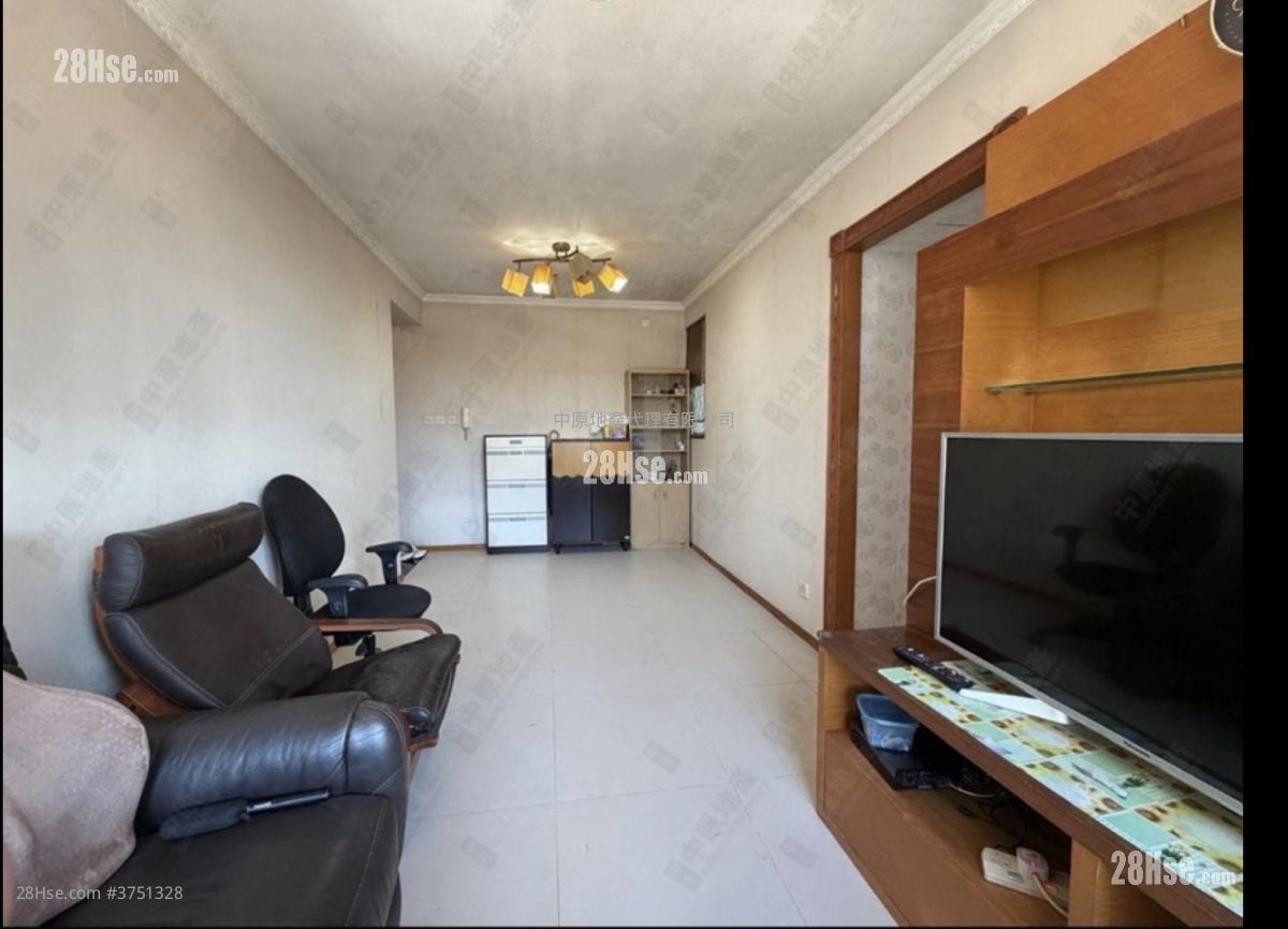 Ning Fung Court Sell 2 Bedrooms , 1 Bathroom 506 ft²