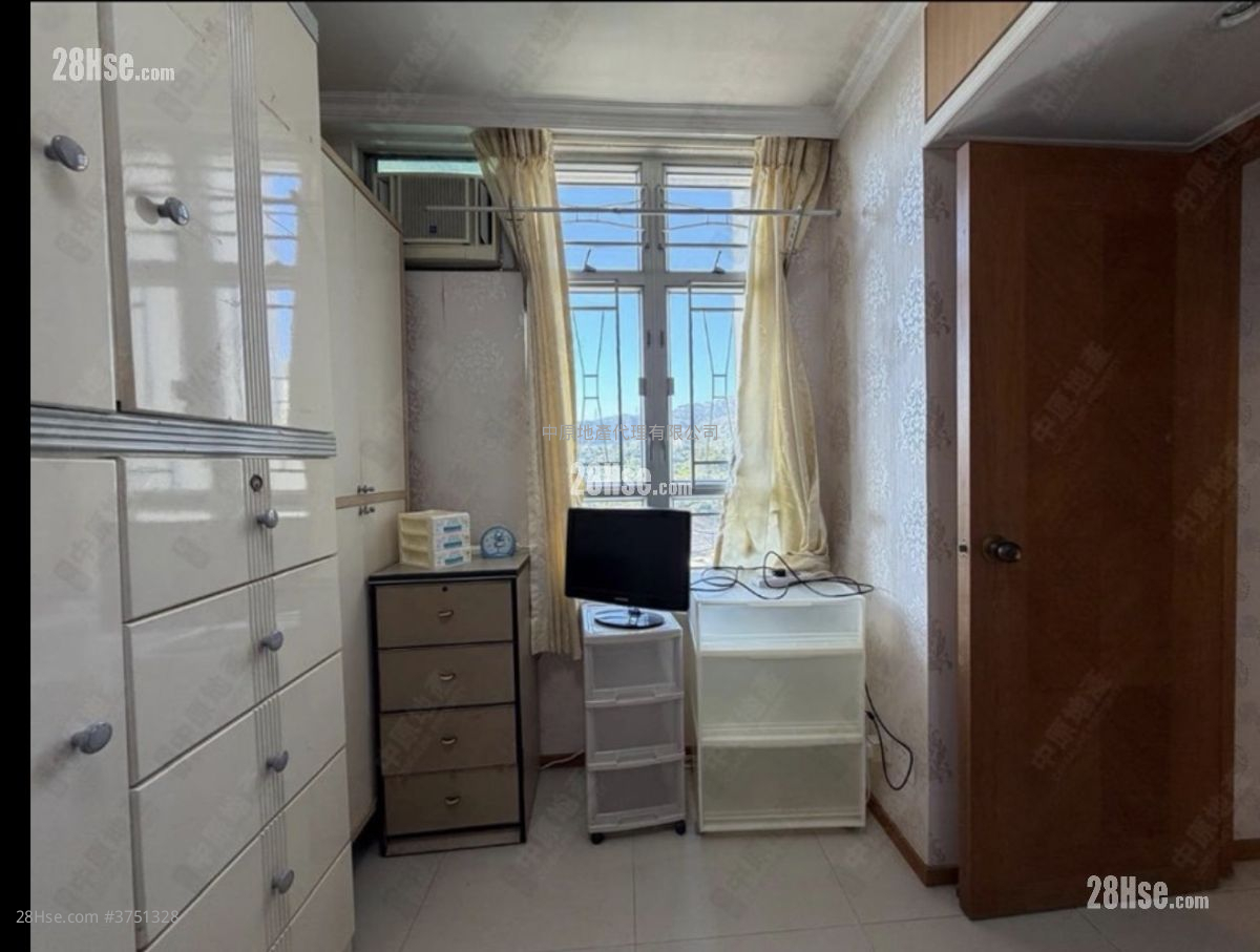 Ning Fung Court Sell 2 Bedrooms , 1 Bathroom 506 ft²