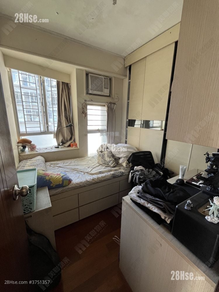 Sceneway Garden Sell 3 Bedrooms , 2 Bathrooms 718 ft²