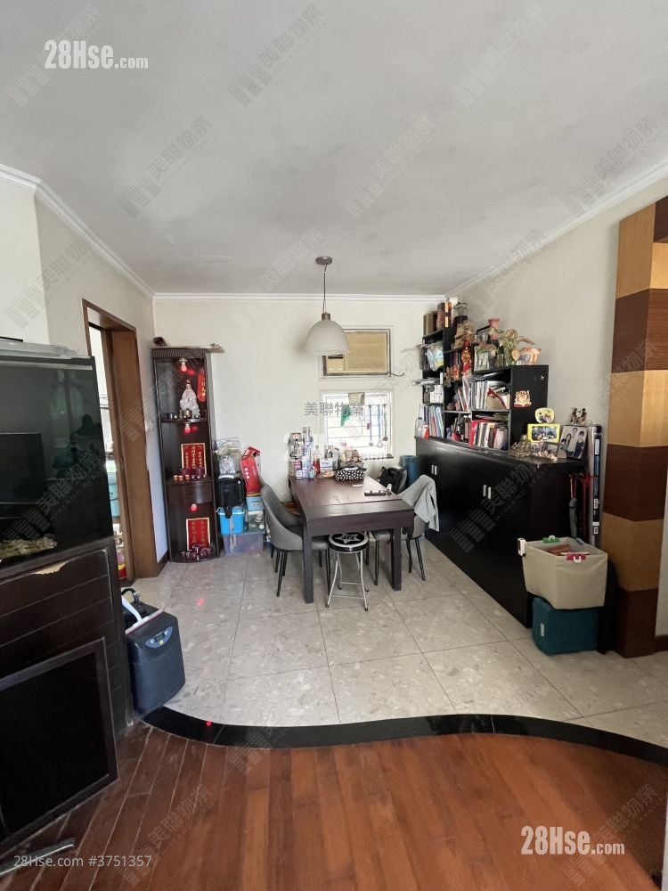 Sceneway Garden Sell 3 Bedrooms , 2 Bathrooms 718 ft²