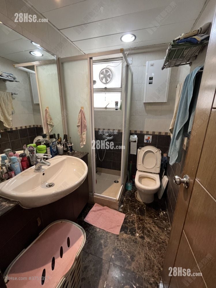 Sceneway Garden Sell 3 Bedrooms , 2 Bathrooms 718 ft²