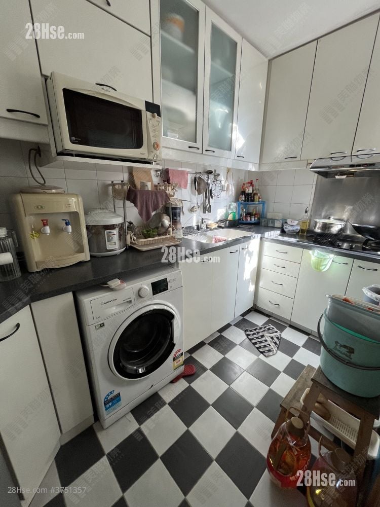 Sceneway Garden Sell 3 Bedrooms , 2 Bathrooms 718 ft²