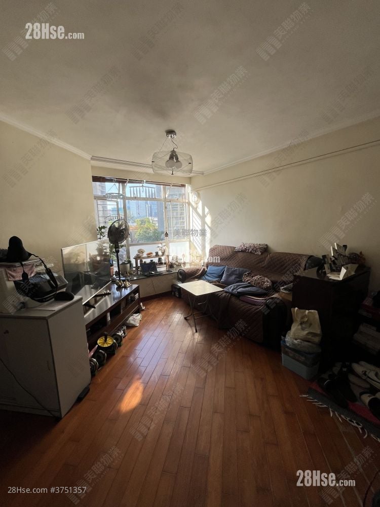 Sceneway Garden Sell 3 Bedrooms , 2 Bathrooms 718 ft²