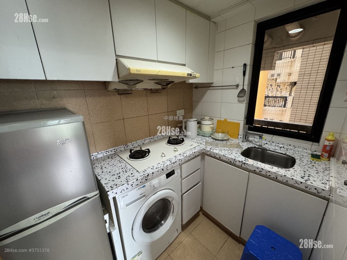 kitchen: The Sherwood Sell 2 Bedrooms , 1 Bathroom 450 ft²