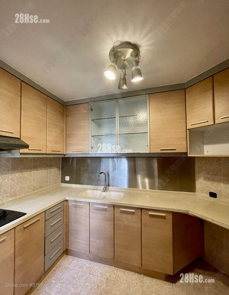 Laguna City Sell 3 Bedrooms , 2 Bathrooms 748 ft²