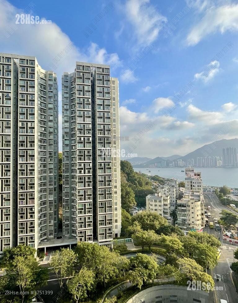 Laguna City Sell 3 Bedrooms , 2 Bathrooms 748 ft²