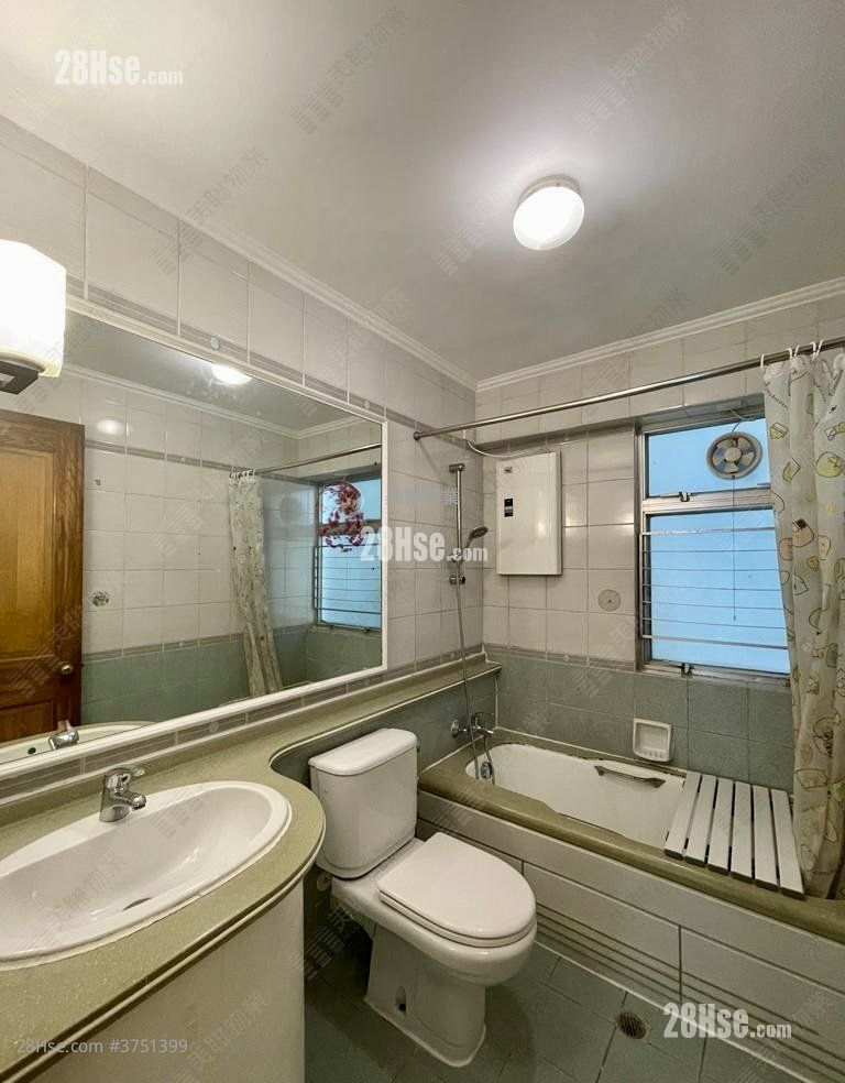 Laguna City Sell 3 Bedrooms , 2 Bathrooms 748 ft²