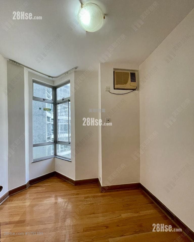 Laguna City Sell 3 Bedrooms , 2 Bathrooms 748 ft²