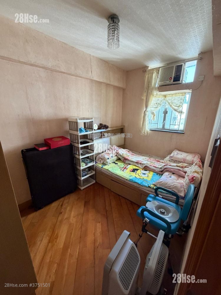 Beverly Garden Sell 3 Bedrooms , 2 Bathrooms 592 ft²