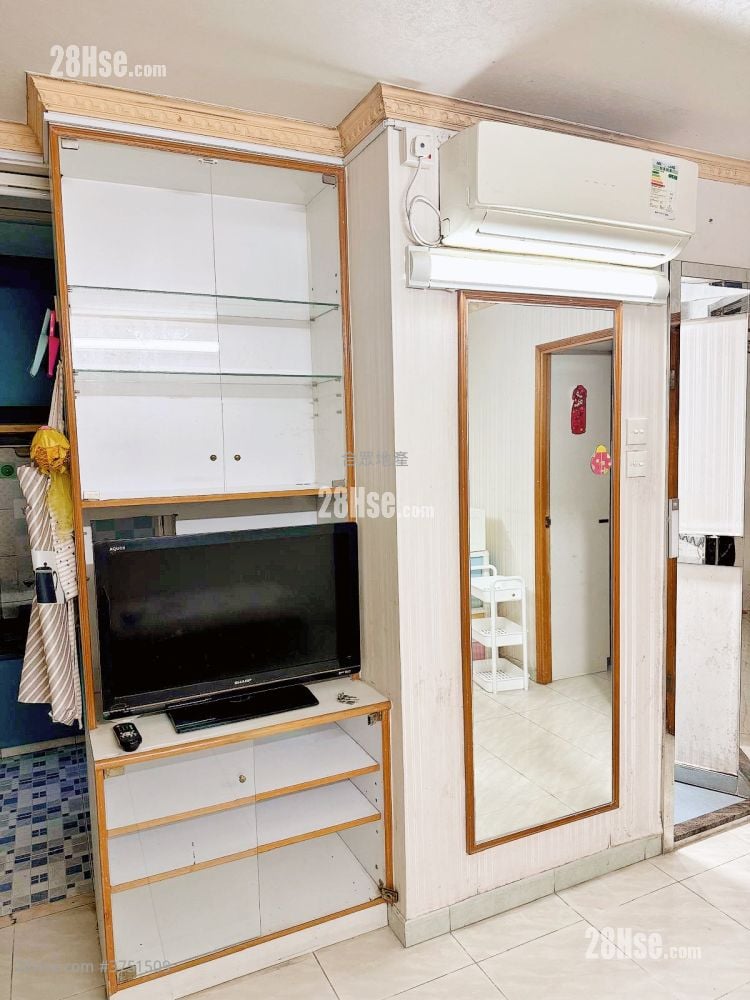 Chung Nga Court Sell 381 ft²