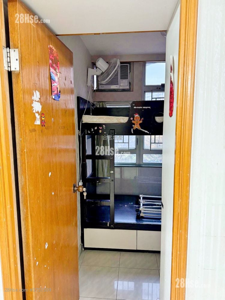 Chung Nga Court Sell 381 ft²