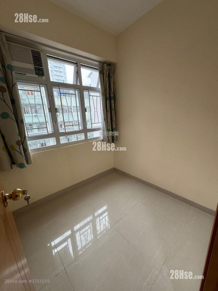 Lee Tat Building Sell 2 Bedrooms , 1 Bathroom 327 ft²