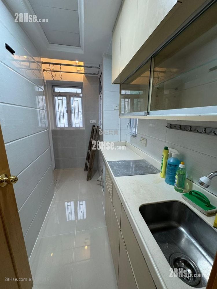 Lee Tat Building Sell 2 Bedrooms , 1 Bathroom 327 ft²