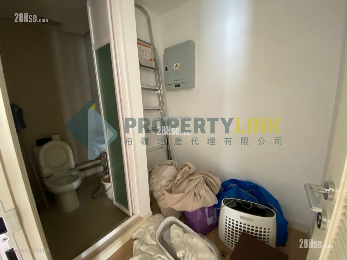 Kensington Hill Sell 3 Bedrooms , 2 Bathrooms 865 ft²