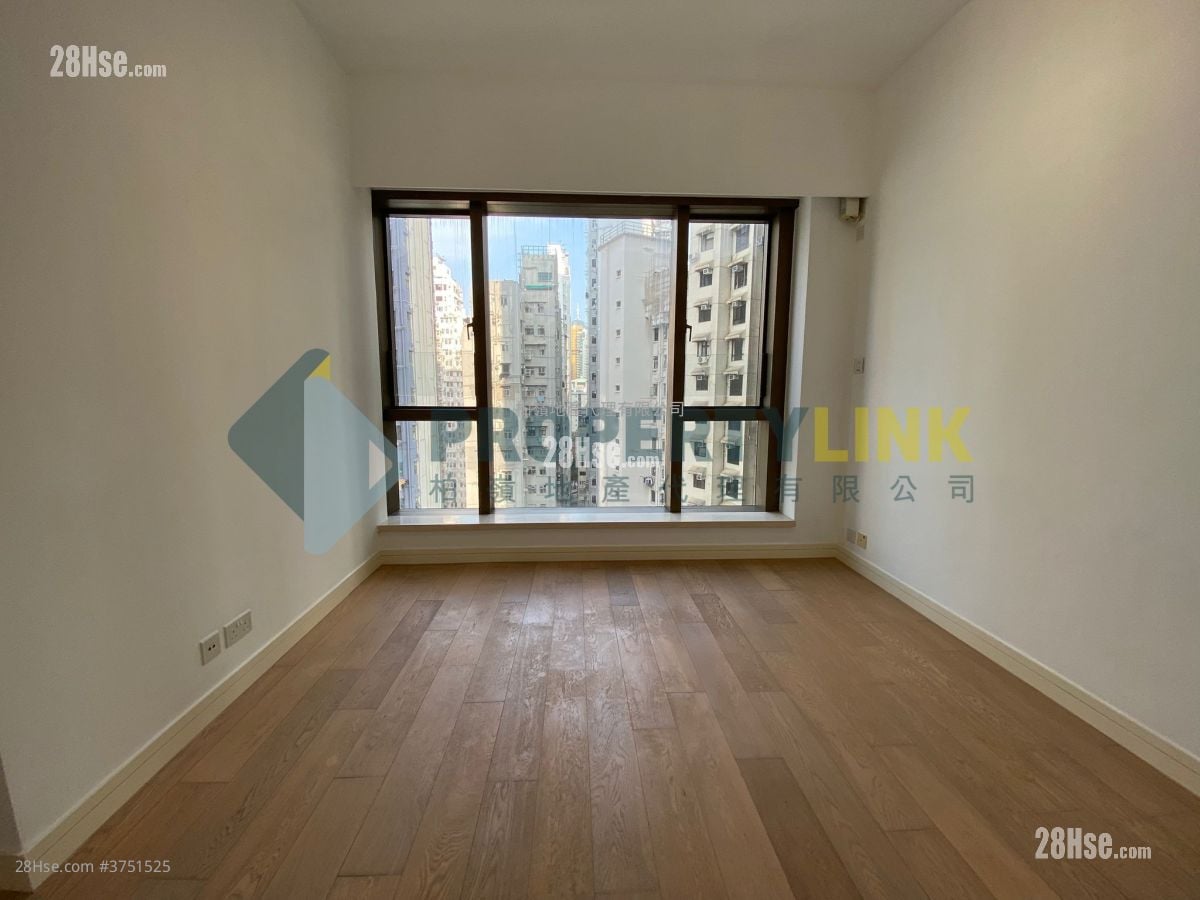 Kensington Hill Sell 3 Bedrooms , 2 Bathrooms 865 ft²