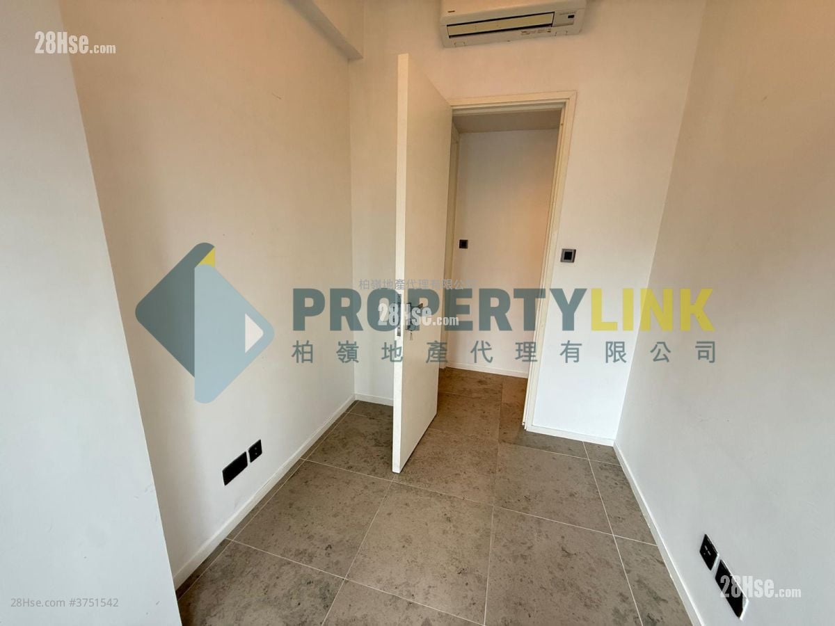 瑧璈 售盤 3 房 , 1 浴室 699 平方呎