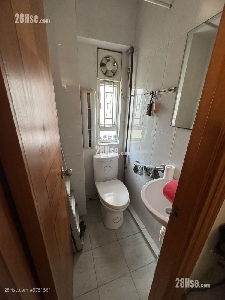 仁樂大廈 售盤 2 房 , 1 浴室 315 平方呎