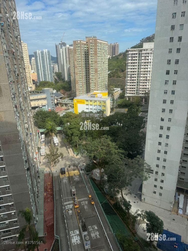 仁樂大廈 售盤 2 房 , 1 浴室 315 平方呎