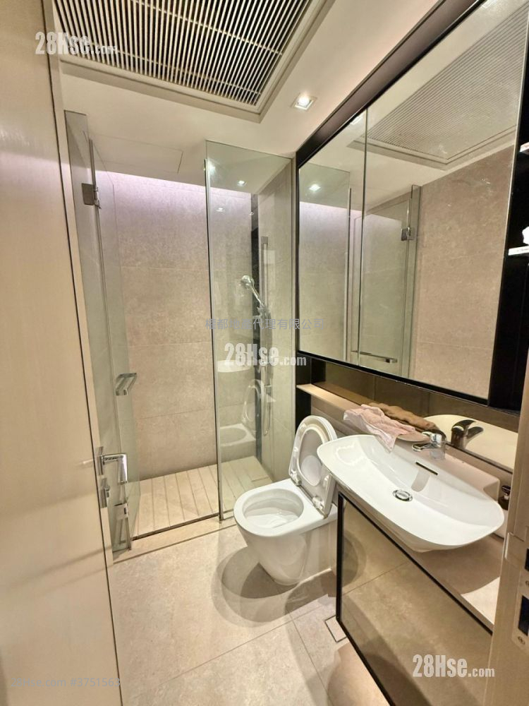 Downtown 38 租盤 1 房 , 1 浴室 300 平方呎