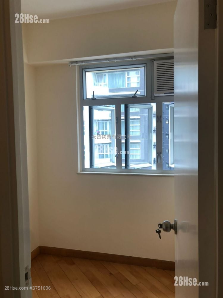 荣林大厦 售盘 2 房 , 1 浴室 270 平方尺